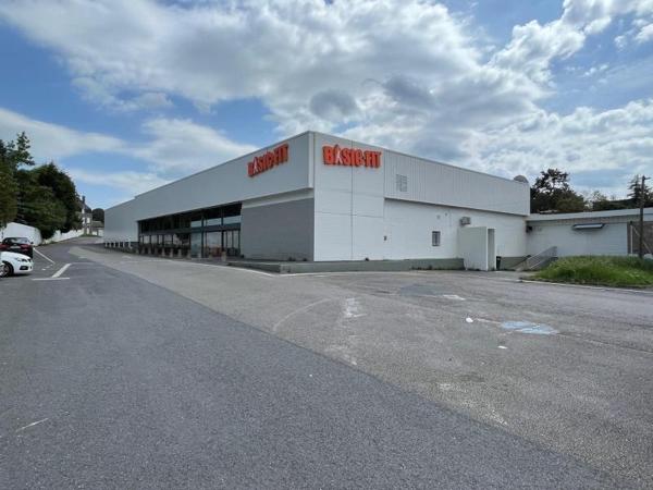 Commerce à Vendre à LE CATEAU CAMBRESIS 1675000 € *