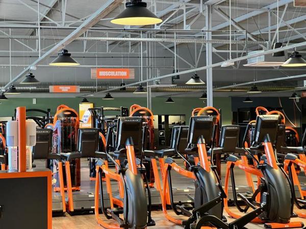 Commerce à Vendre à LE CATEAU CAMBRESIS 1675000 € *