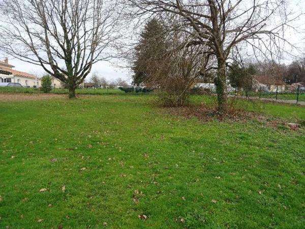 A VERNEUIL SUR VIENNE TERRAIN PLAT AVEC CU DE 700 M²