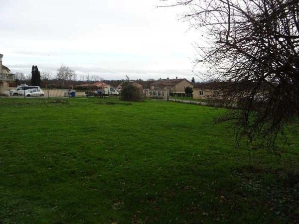 A VERNEUIL SUR VIENNE TERRAIN PLAT AVEC CU DE 700 M²