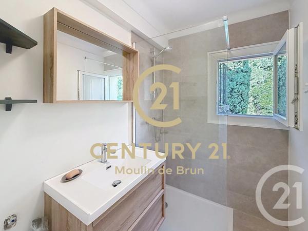Appartement F3 à vendre  3 pièces - 57 m 2   GRASSE  - 06