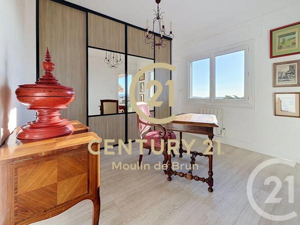 Appartement F3 à vendre  3 pièces - 57 m 2   GRASSE  - 06