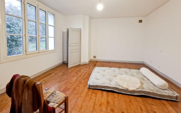 Maison à vendre    5 pièces •  Campsas