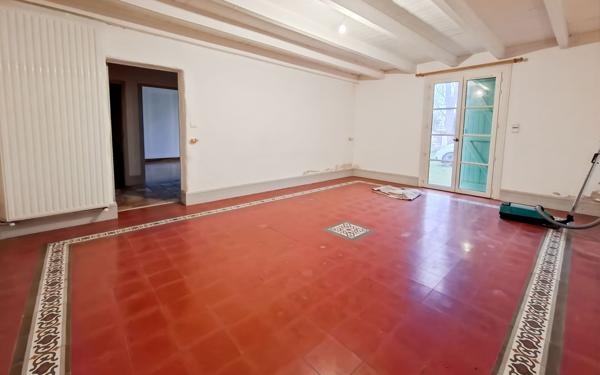 Maison à vendre    5 pièces •  Campsas