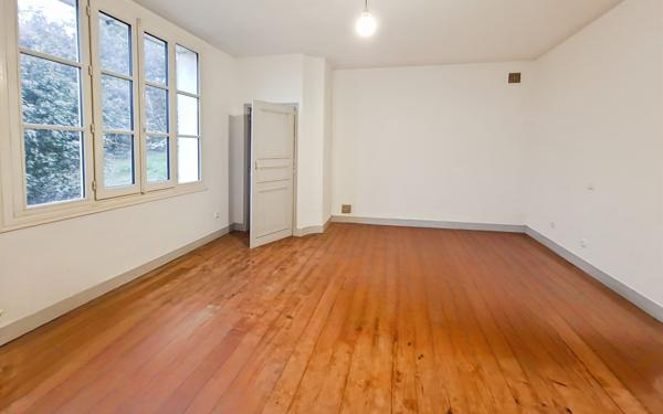 Maison à vendre    5 pièces •  Campsas