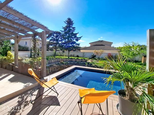 Corps de ferme rénové de 361,51 m² sur une parcelle de 956 m² dont 2 T2 apportant des revenus locatifs