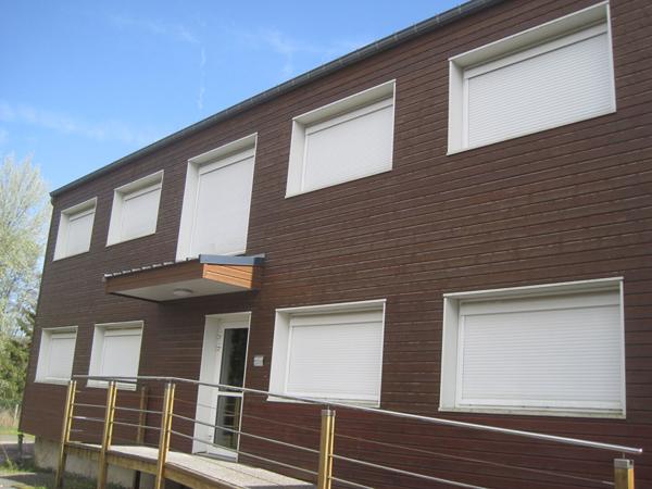 A LOUER CINQ BATIMENTS POUR BUREAUX DIVISIBLE PROCHE ST QUENTIN