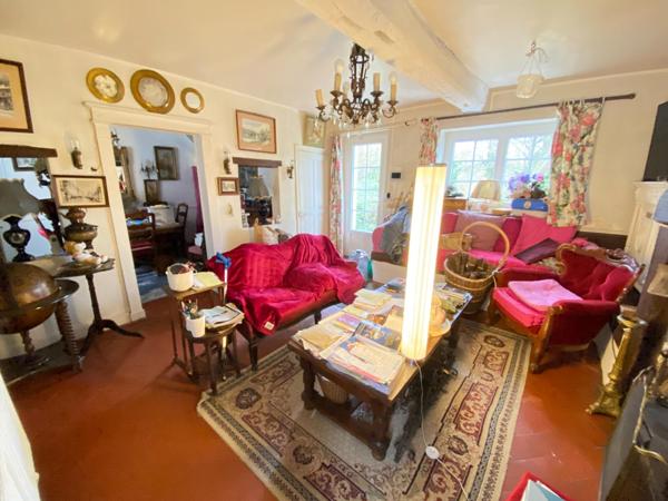 Charmante longère, espace et grand terrain