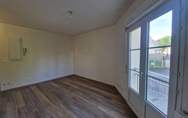 Appartement à louer    1 pièce • 23,41 m2 Brie-Comte-Robert