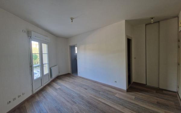 Appartement à louer    1 pièce • 23,41 m2 Brie-Comte-Robert