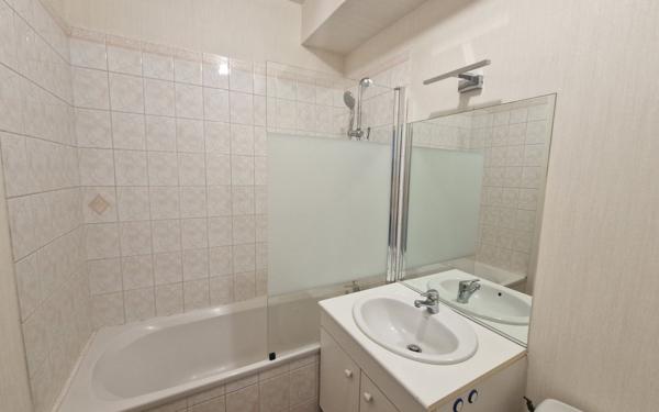 Appartement à louer    1 pièce • 23,41 m2 Brie-Comte-Robert