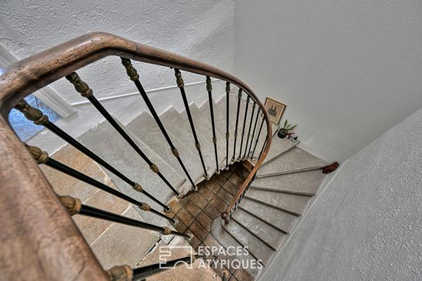 Maison vigneronne réhabilitée avec verrière et bassin