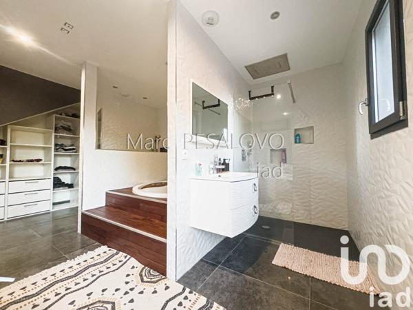 Pavillon 6 pièces de 137 m² à Corneilla-la-Rivière (66550)