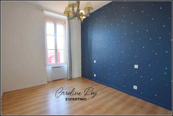 Clisson (44190) CLISSON Centre ville maison de 153 m² hab (3 ch, bureau et mezzanine), dépendance et jardin clos/arboré d'envi