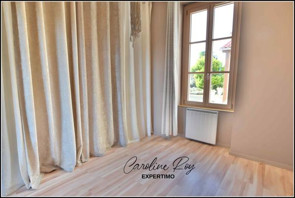 Clisson (44190) CLISSON Centre ville maison de 153 m² hab (3 ch, bureau et mezzanine), dépendance et jardin clos/arboré d'envi