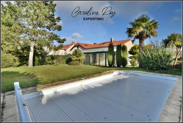 Clisson (44190) CLISSON Centre ville maison de 153 m² hab (3 ch, bureau et mezzanine), dépendance et jardin clos/arboré d'envi