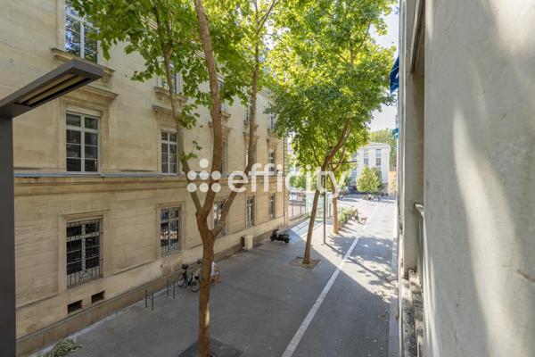 Bureau
         6 pièces
        - 152 m² Exclusivité 435 000 € *