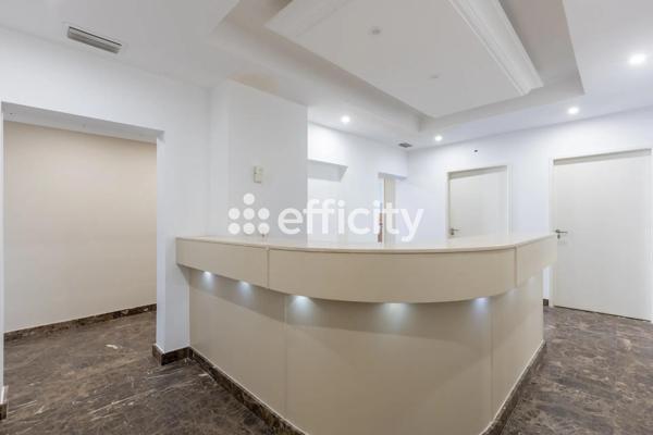 Bureau
         6 pièces
        - 152 m² Exclusivité 435 000 € *