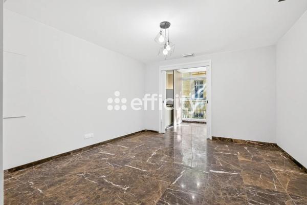 Bureau
         6 pièces
        - 152 m² Exclusivité 435 000 € *