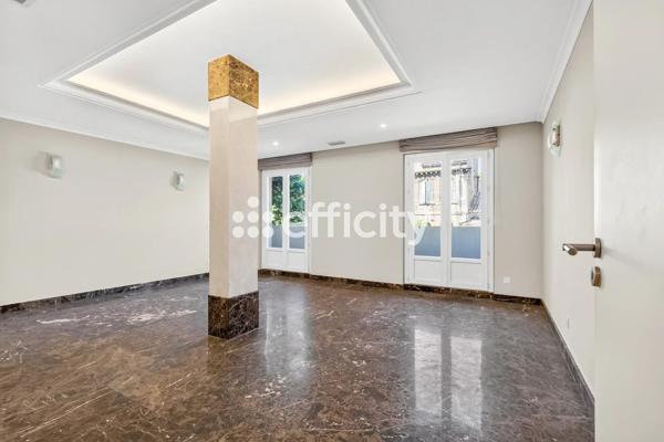 Bureau
         6 pièces
        - 152 m² Exclusivité 435 000 € *