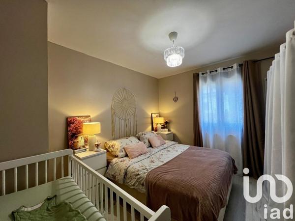 Maison 6 pièces de 87 m² à Chanteloup-les-Vignes (78570)