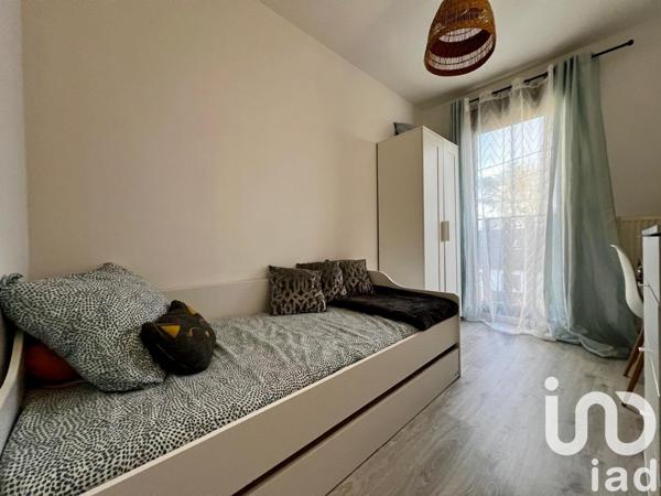 Maison 6 pièces de 87 m² à Chanteloup-les-Vignes (78570)