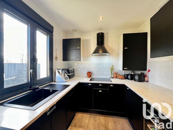 Maison 6 pièces de 87 m² à Chanteloup-les-Vignes (78570)