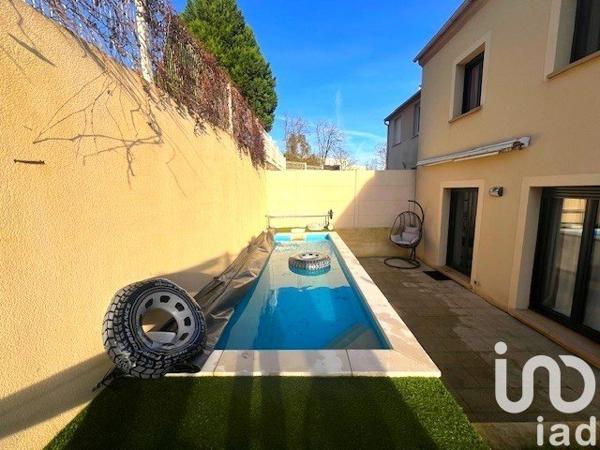 Maison 6 pièces de 87 m² à Chanteloup-les-Vignes (78570)