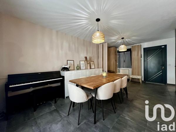 Maison 6 pièces de 87 m² à Chanteloup-les-Vignes (78570)