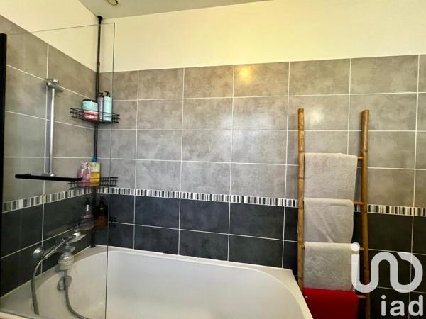 Maison 6 pièces de 87 m² à Chanteloup-les-Vignes (78570)