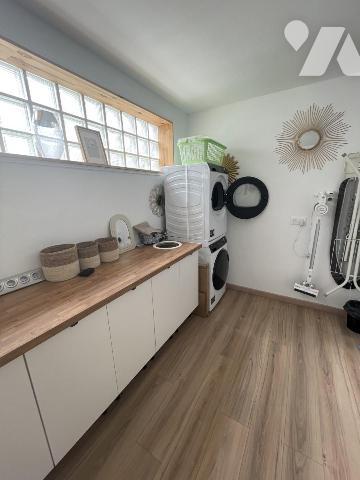 maison comtemporaine 6 pièces avec jardin et garages.