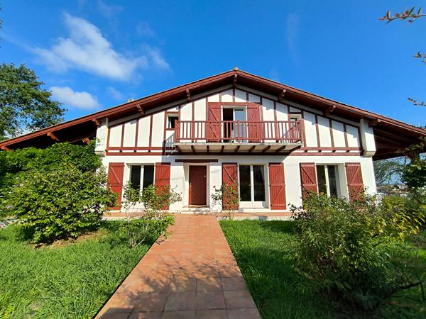 Maison Ciboure 9 pièce(s) 200 m2