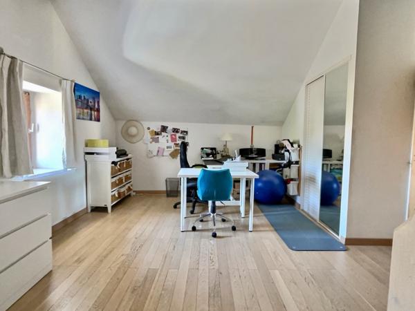 Divonne-les-Bains (01220) Corps de ferme - Prestige, jardin et piscine