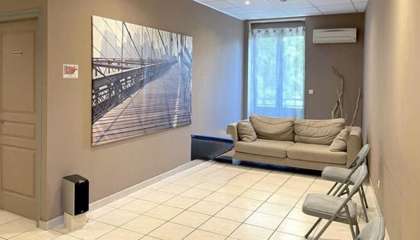 Location / Local Commercial