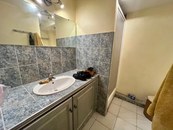 Appartement T2 avec terrasse - Pierrevert - Réf. G49