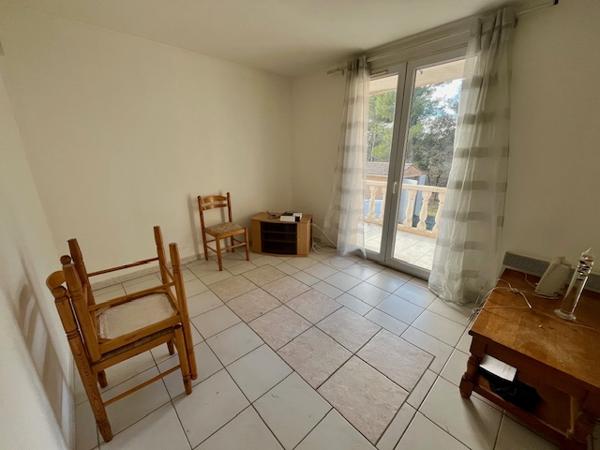 Appartement T2 avec terrasse - Pierrevert - Réf. G49