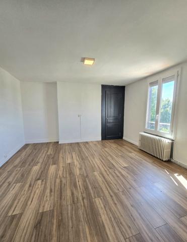 Maison
         8 pièces
        - 230 m² 369 000 € *