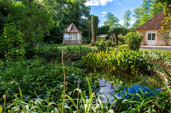 Propriété de caractère, sa maison annexe et sa piscine