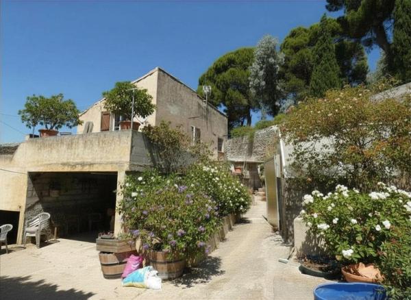 Maison de village 130m² + remise, 4 chambres, garage, terrasse et  jardin