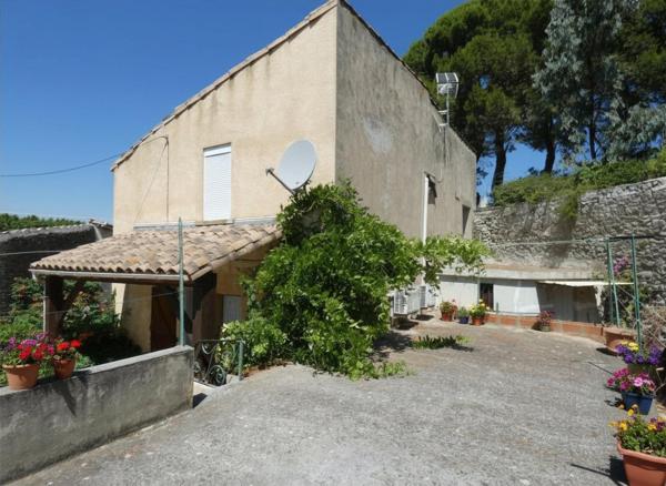 Maison de village 130m² + remise, 4 chambres, garage, terrasse et  jardin