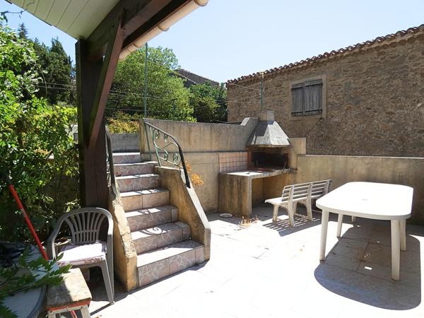 Maison de village 130m² + remise, 4 chambres, garage, terrasse et  jardin