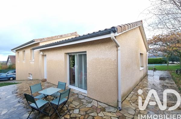 Maison à vendre 6 pièces 122 m² Saint-Martin-la-Plaine