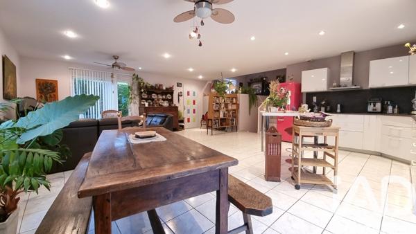 Maison à vendre 6 pièces 122 m² Saint-Martin-la-Plaine