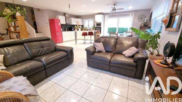 Maison à vendre 6 pièces 122 m² Saint-Martin-la-Plaine