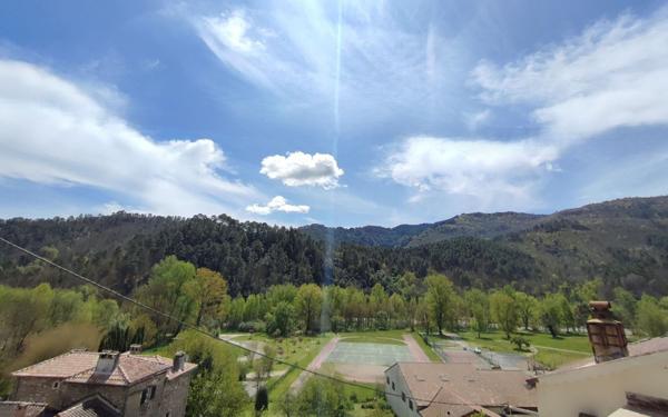 Immeuble à vendre    5 pièces •  Le Collet-de-Dèze