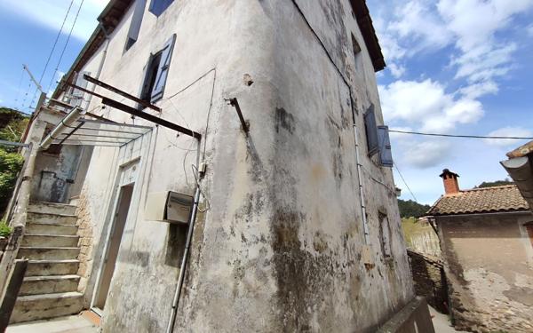 Immeuble à vendre    5 pièces •  Le Collet-de-Dèze