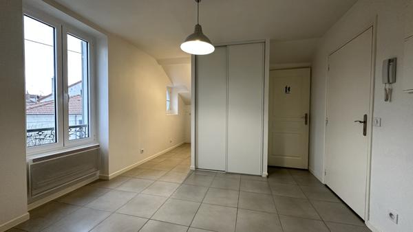 Corbeil-Essonnes (91100) À LOUER – Grand T1 avec espace nuit – Corbeil-Essonnes