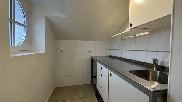 Corbeil-Essonnes (91100) À LOUER – Grand T1 avec espace nuit – Corbeil-Essonnes