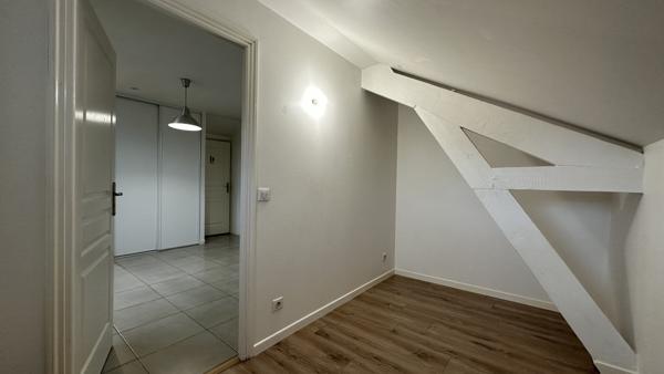 Corbeil-Essonnes (91100) À LOUER – Grand T1 avec espace nuit – Corbeil-Essonnes