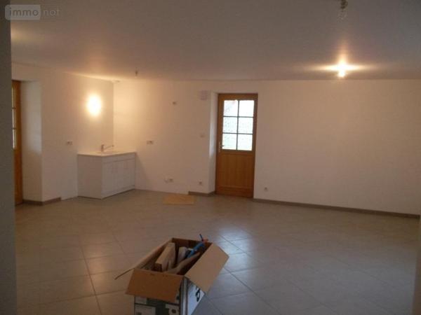 Maison rurale à louer à Tronchy en Saône-et-Loire (71440), ref : TRO-L1